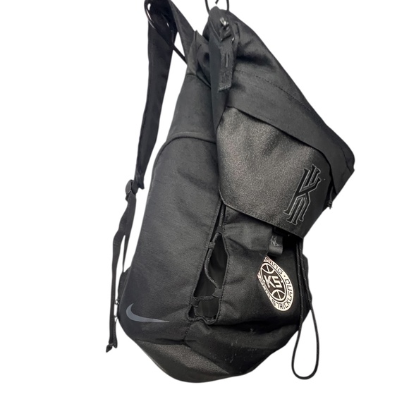 Nike Kyrie Irving Basketball Backpack – Black, Drawstring Top, Pre-Owned - Picture 4 of 11